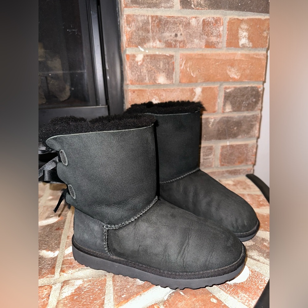 girls black bailey bow ugg boots size youth 4 - 0249